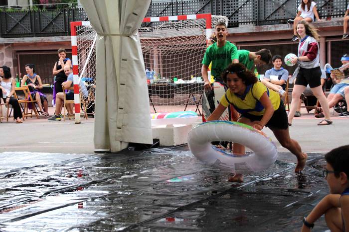 Lotsak ez du lekurik salontz 12 1565373540928