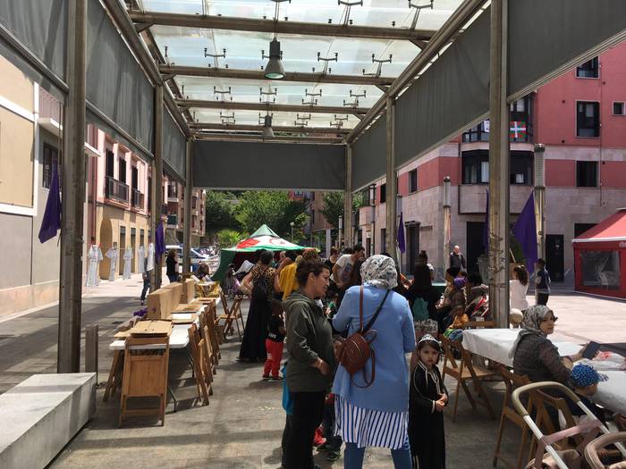 Jatorri ezberdinetako emakum 26 1560618206625