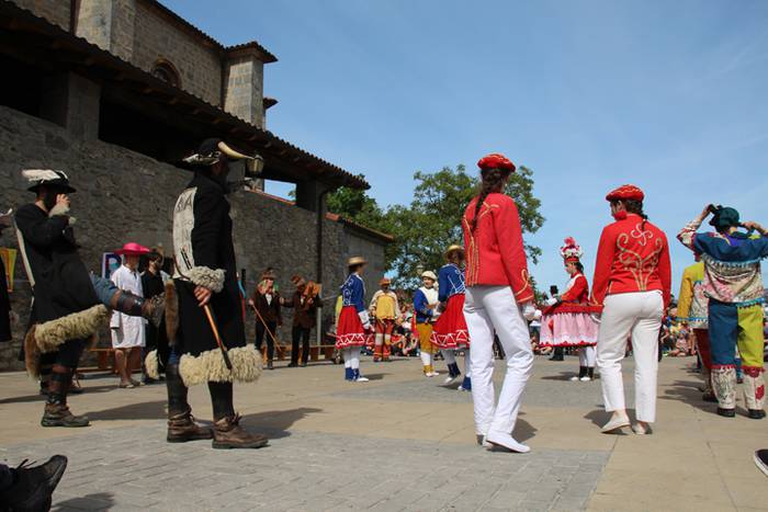 Dantza, kantua eta antzerkia 8 1494179104887