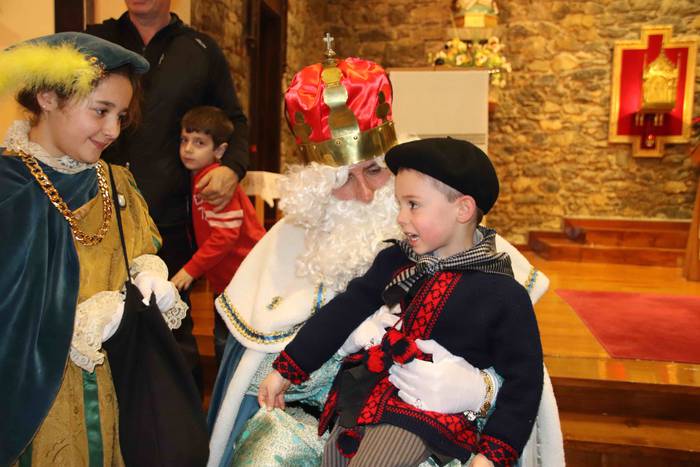 Errege Magoak heldu dira Tol 32 1578242313074