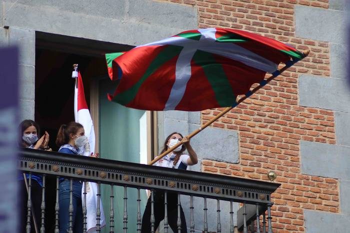 Tolosa urdinez jantzi da 39 1632073506958