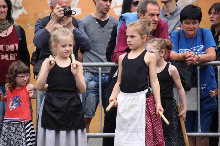 Dantzari txiki eguna Villabonan 5 1465749469250