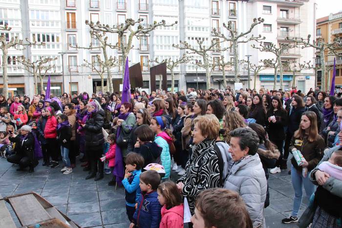 "Mundua geratu dugu" 8 1552072518291