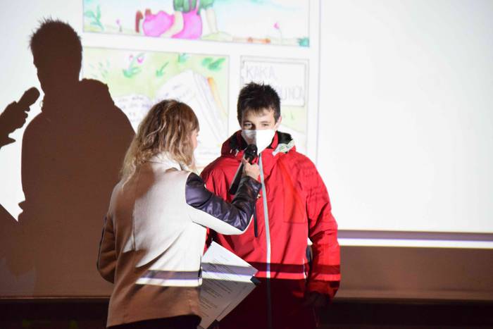 Komikigile onenek sariak esk 17 1639821972110