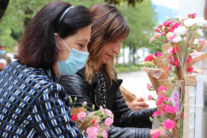 Esker hitzak, loreekin 15 1592050822764