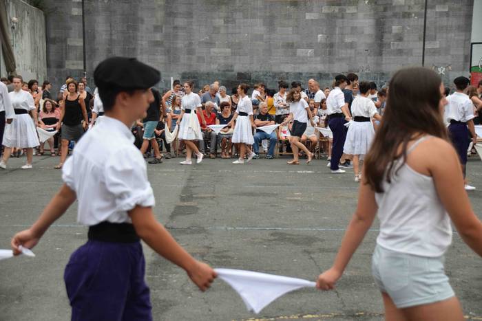 soka dantza santioak villabo 78 1532545085334