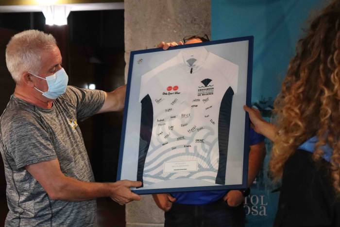 Tolosa urdinez jantzi da 12 1632073494637