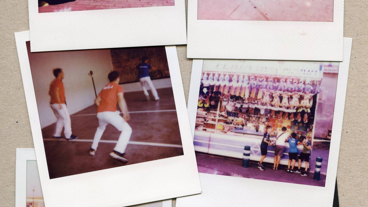 Polaroid-ekin egindako 'udako postalak'