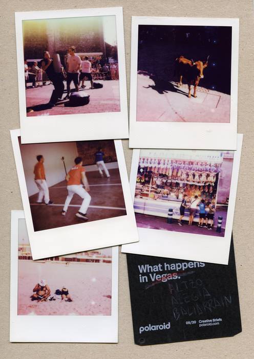 Polaroid-ekin egindako 'udako postalak'
