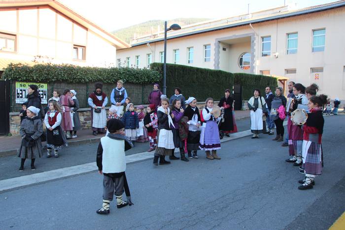 Gabon eskea eta olentzero 2015 120 1450964211073