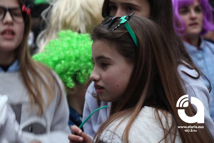 Pijamen iraultzak hartu du T 18 1488099958762