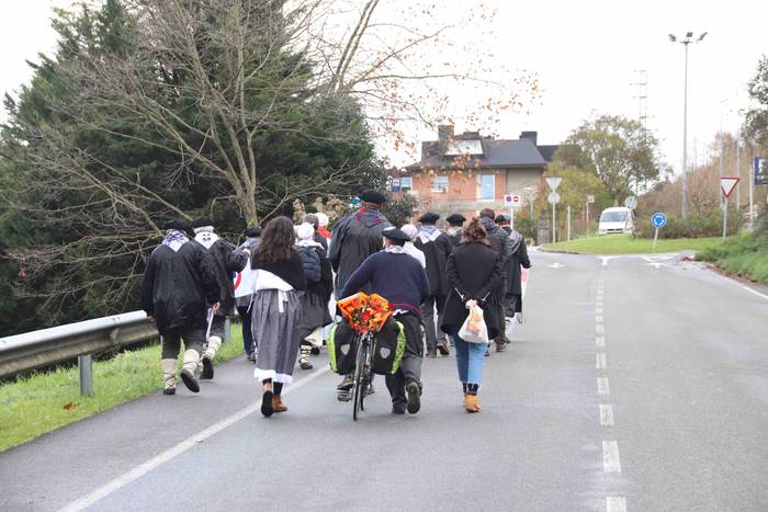 Gutuna eta ikatza Tolosako U 13 1608816478396