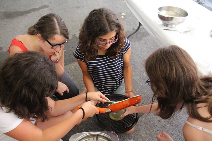 Haurrak beren dohaiak erakusten 17 1469532238644