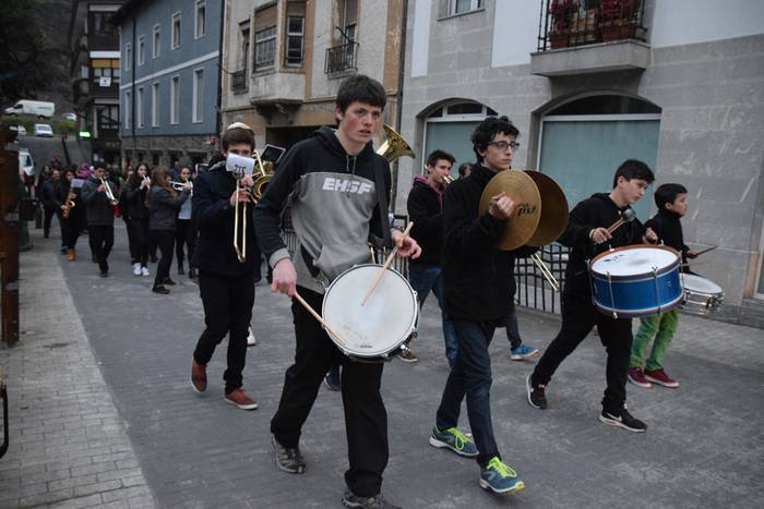 Alegia Loatzo trukea musika eskola 2016 9 1457810406166