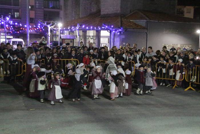 Olentzero eta Mari Domingi 2015 50 1450983309233