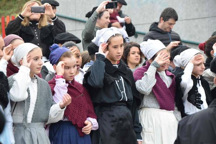 Ibarrako Uzturpe ikastolakoak gabon eskean 51 1545653486552