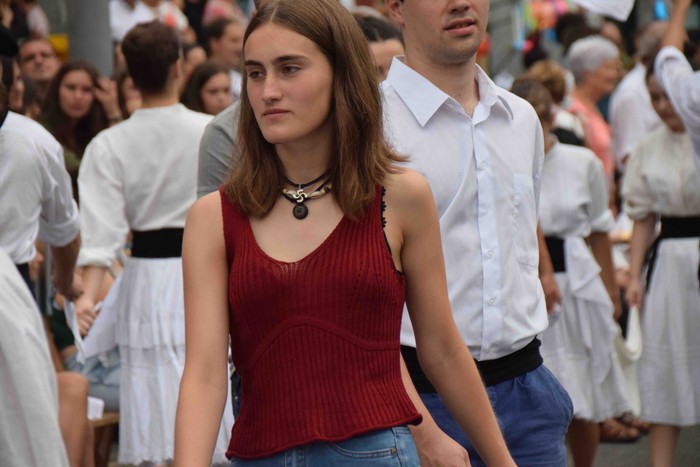 Soka dantzak jende ugari bildu du Errebote plazan - 66