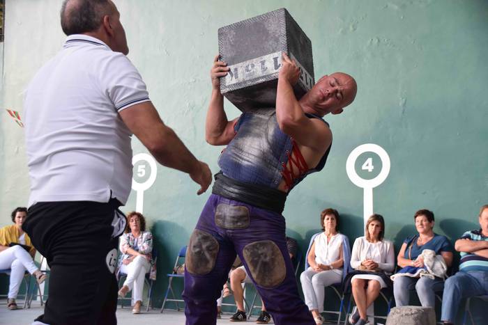 Jakesen ausardia, auzotarren 24 1538330594541