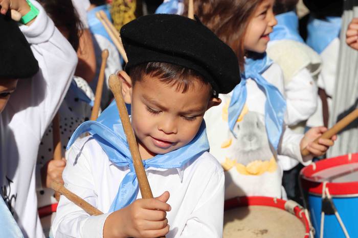 Danbor hotsek esnatu dute au 18 1572095557755