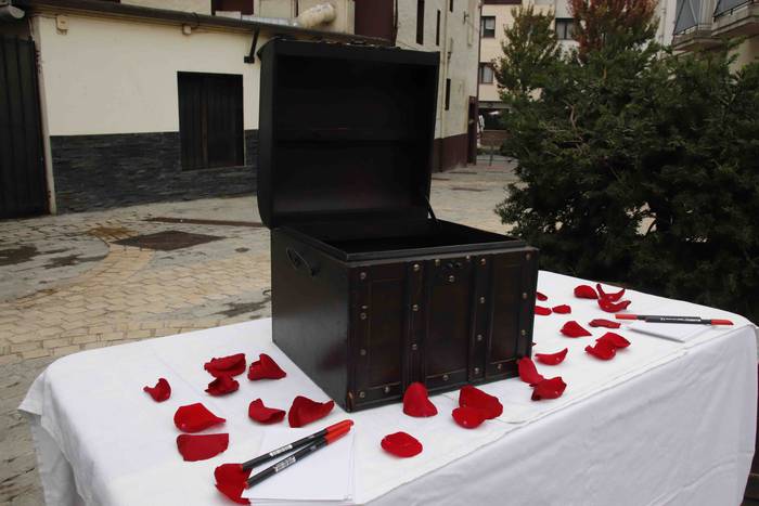 Aulki hutsak ekitaldia Irura 6 1632920807830