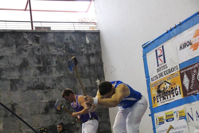 Urrezko aizkora kanporaketa abaltzisketa 28 1461501194590