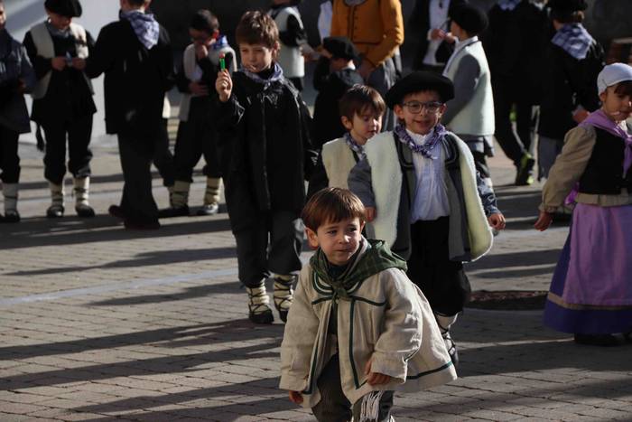 Gabon eguna Asteasun eta Adu 61 1577194445246