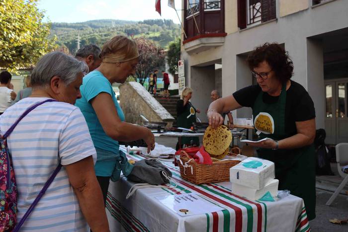 Emakume sortzaileek hartu du 17 1665918591692