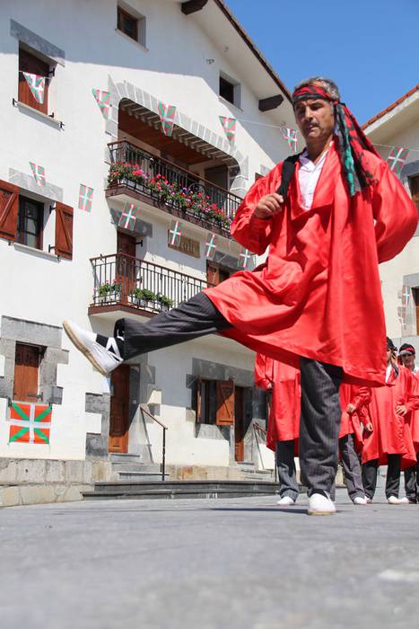 Axeriak dantzan Adunan 50 1471261002868