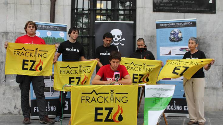 Fracking-aren aurkako botoa eskatu dute