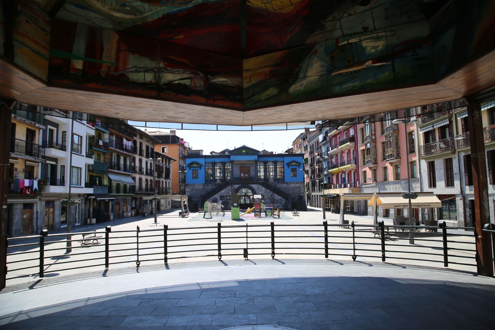 Plaza Berriko gunerako proposamena luzatu dute