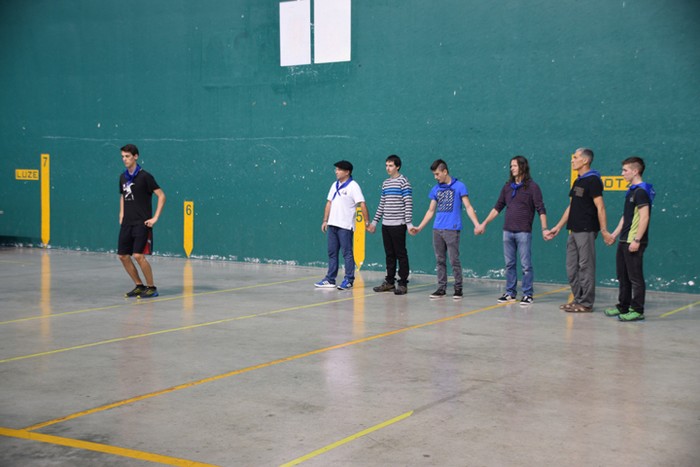 Dantzaren sokak lotuta - 13