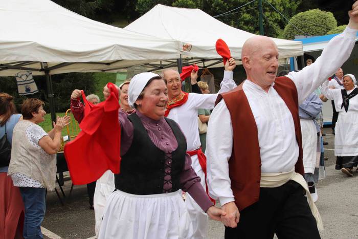 Larrain dantza egin dute Ama 34 1562505589145