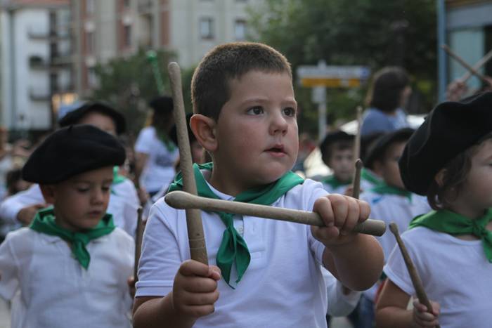 Irurako odol emaileek bota dute txupinazoa 8 1474654381167