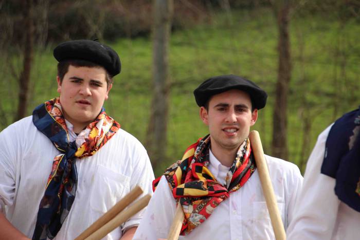 Ajerik gabe, makila eta lau  23 1551617861088