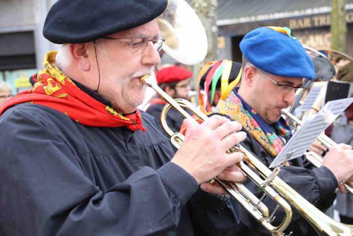 Ozen entzun dira txistularie 72 1551449115829