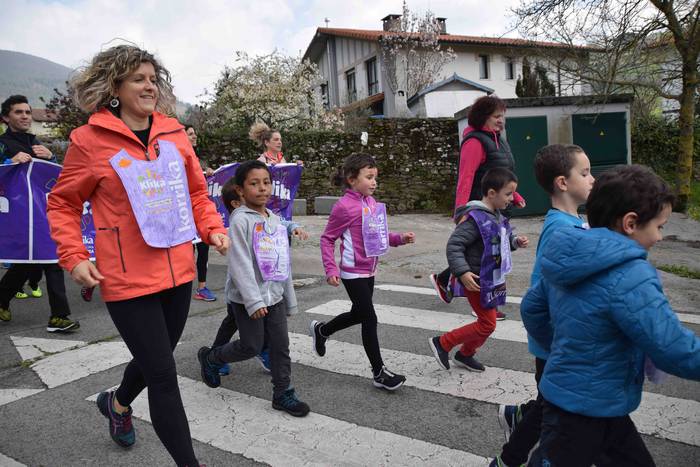 Eskuz esku ibili dute lekuko 18 1555085922495