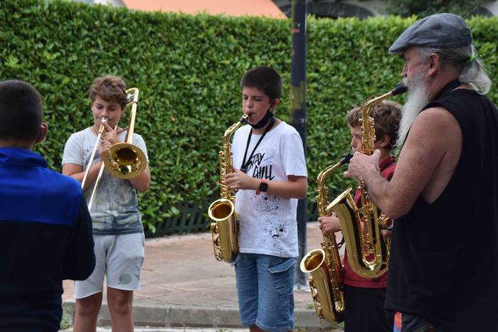 Festari itxura ematen, musik 11 1627663334179