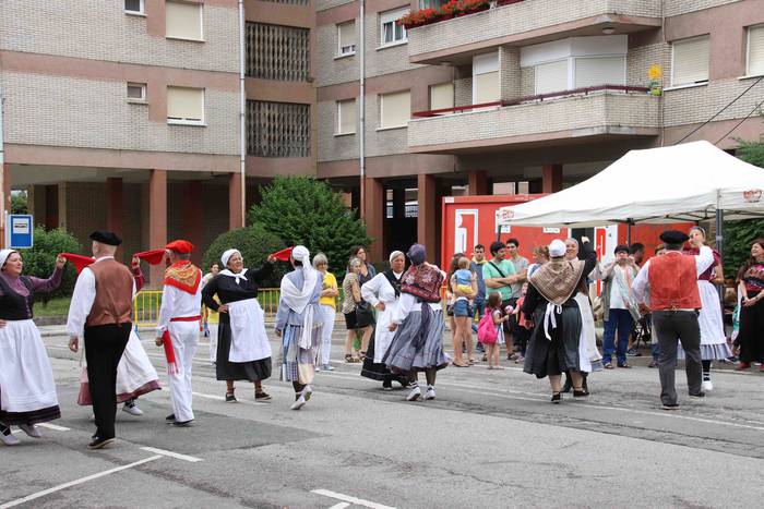 Larrain dantza egin dute Ama 18 1562505579689