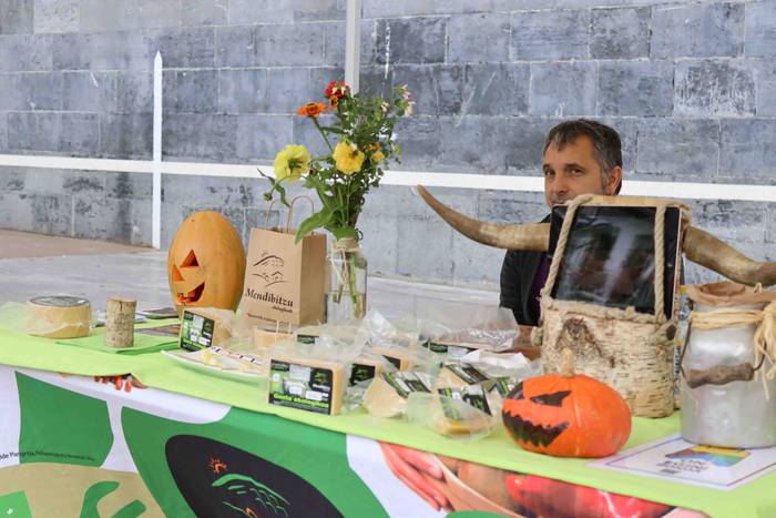 Lehen azoka ekologikoa egin  7 1635685245157