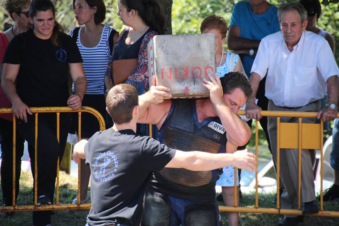 Festa giroa Santamañan 3 1468781469894