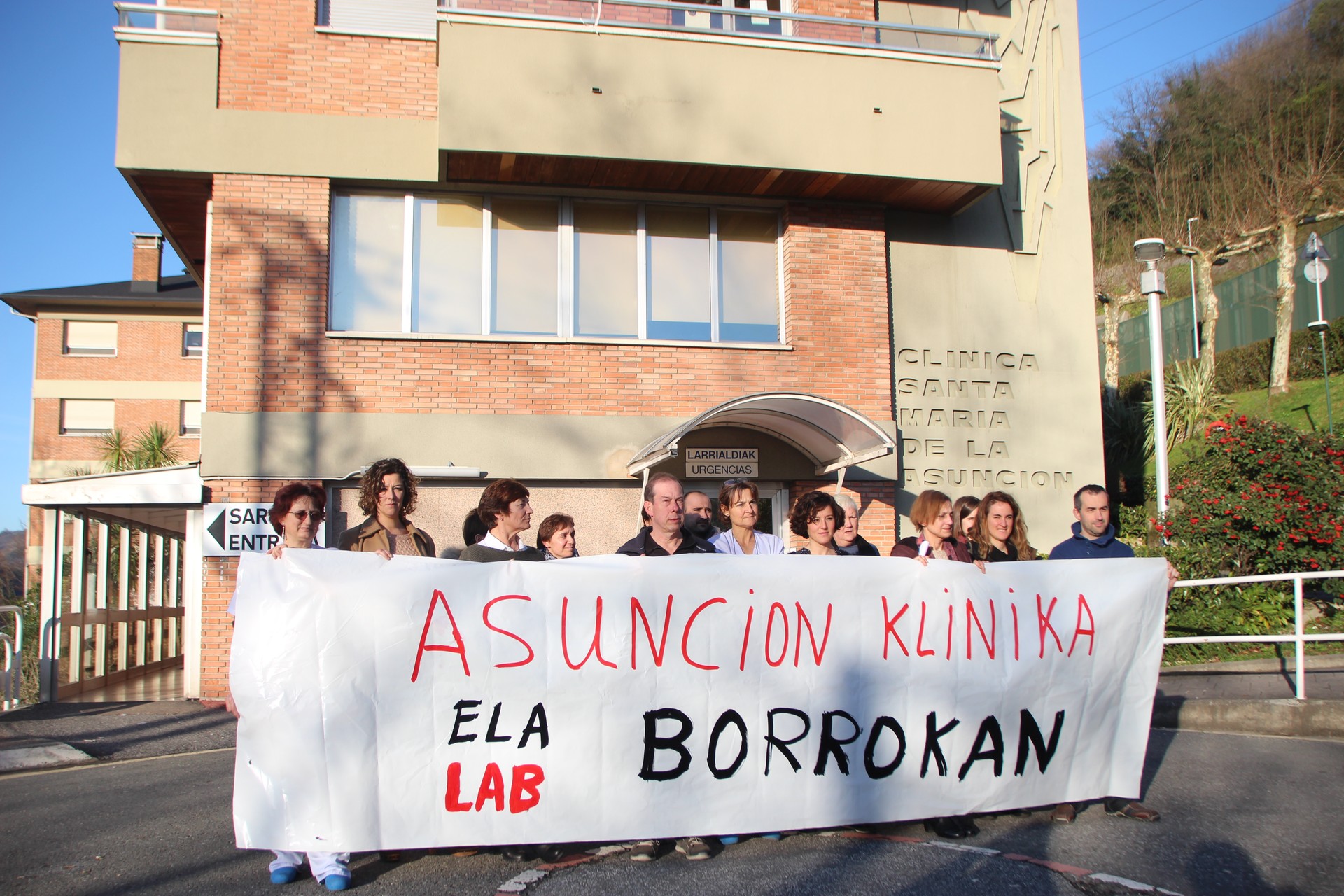 Asuncion klinikako langileek mobilizazioekin jarraitzen dute 