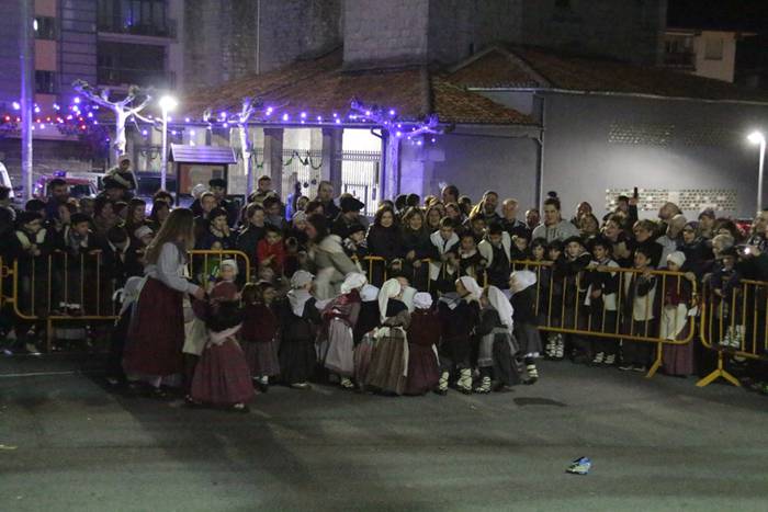 Olentzero eta Mari Domingi 2015 51 1450983309601