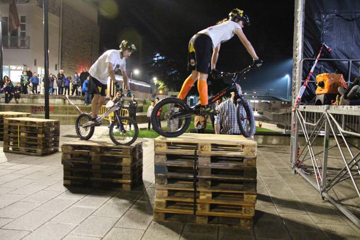 Biketrial erakustaldia Zizurkilgo kirol astean 7 1481965515684