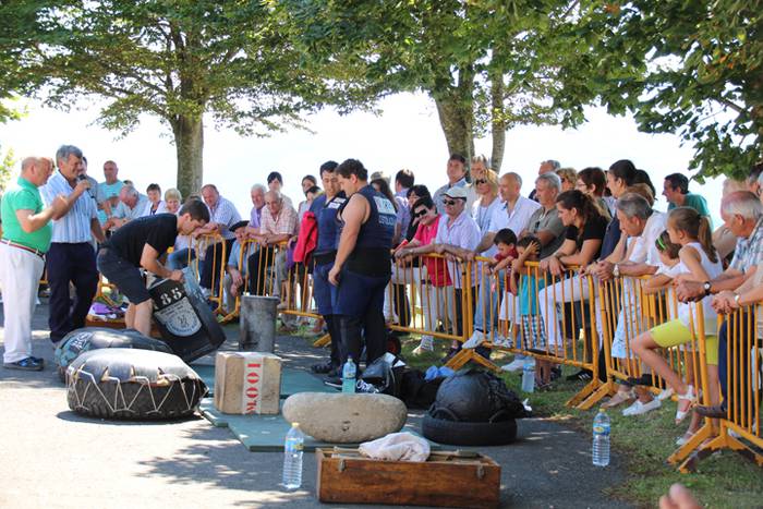 Festa giroa Santamañan 10 1468781541354