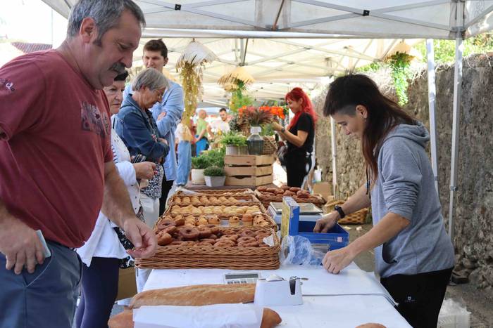 Zizurkilgo herrigunea azoka  20 1665320441376