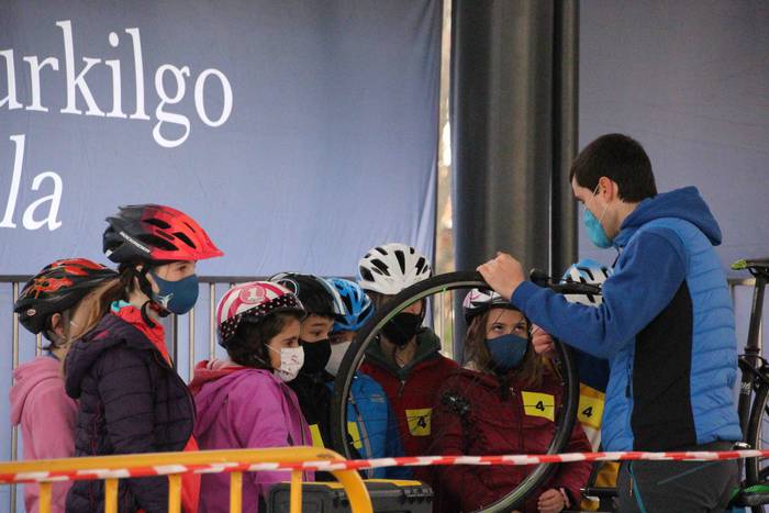 Haurrek kirol ezberdinak pro 8 1608389663723