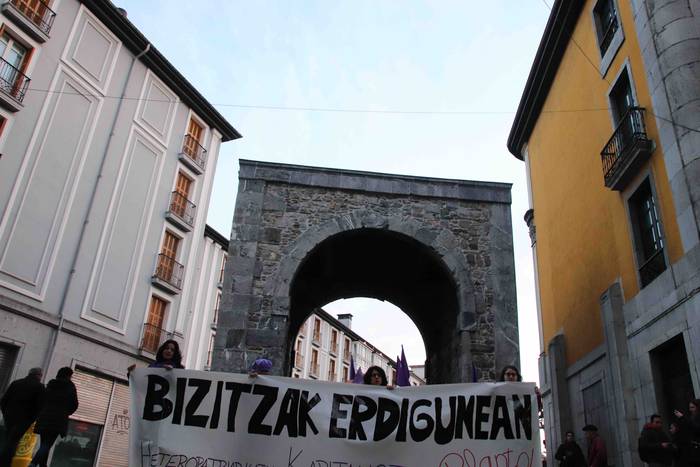 "Mundua geratu dugu" 29 1552072538265