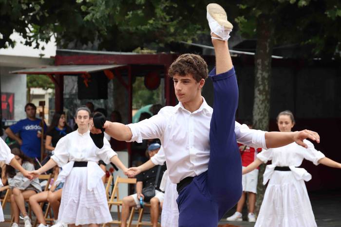 Soka dantza Santioak 2022 12 1658770607702