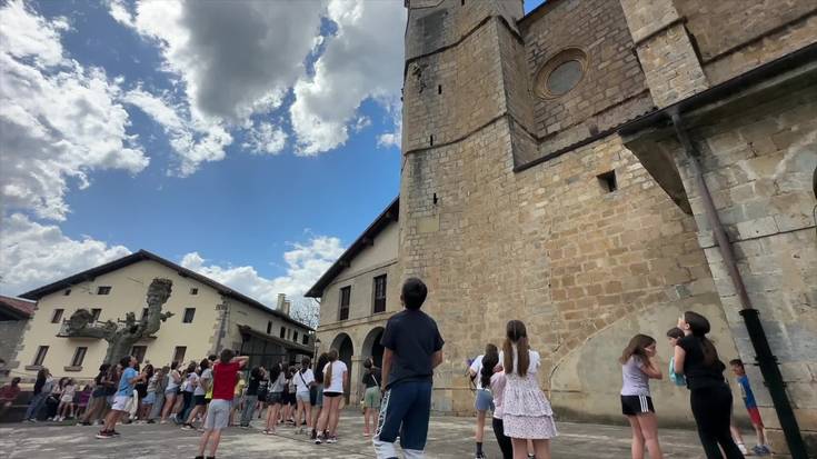 Ximonen jaitsierarekin batera lehertu da jaia