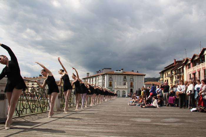 Barandari helduta dantzan 40 1523801474709